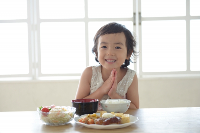 子供が鼻くそをパクリ 笑 止めさせるには 子育てあるある